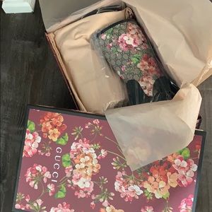 GUCCI T. GG SUPR.BLOOMS New Never Worn Authentic